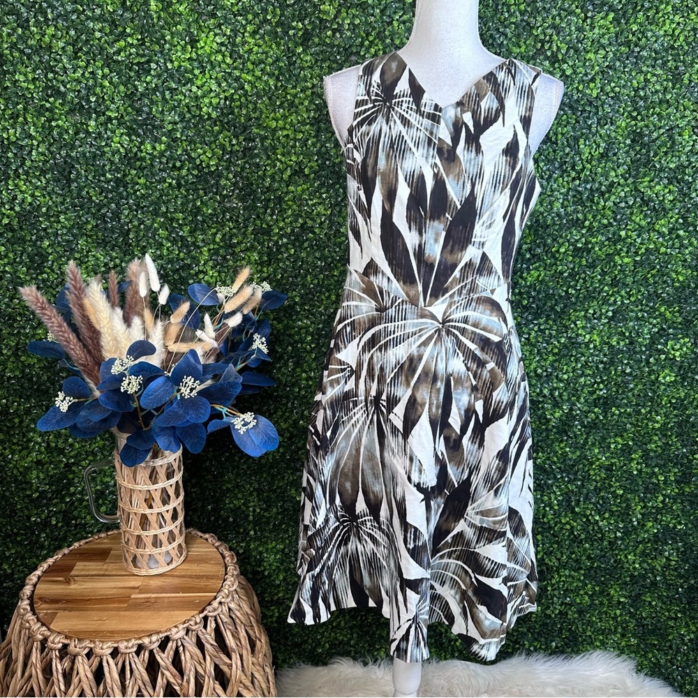 White House Black Market A line palm tree print‎ Midi Sundress euc